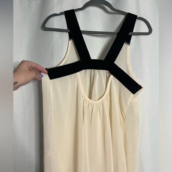 Elodie Ivory and Black Sheer Sleeveless Top - Picture 6 of 9